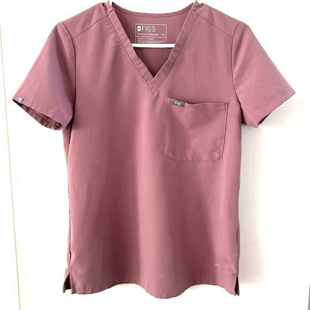 Figs Technical Collection Scrubs Top, Size XS, Mauve